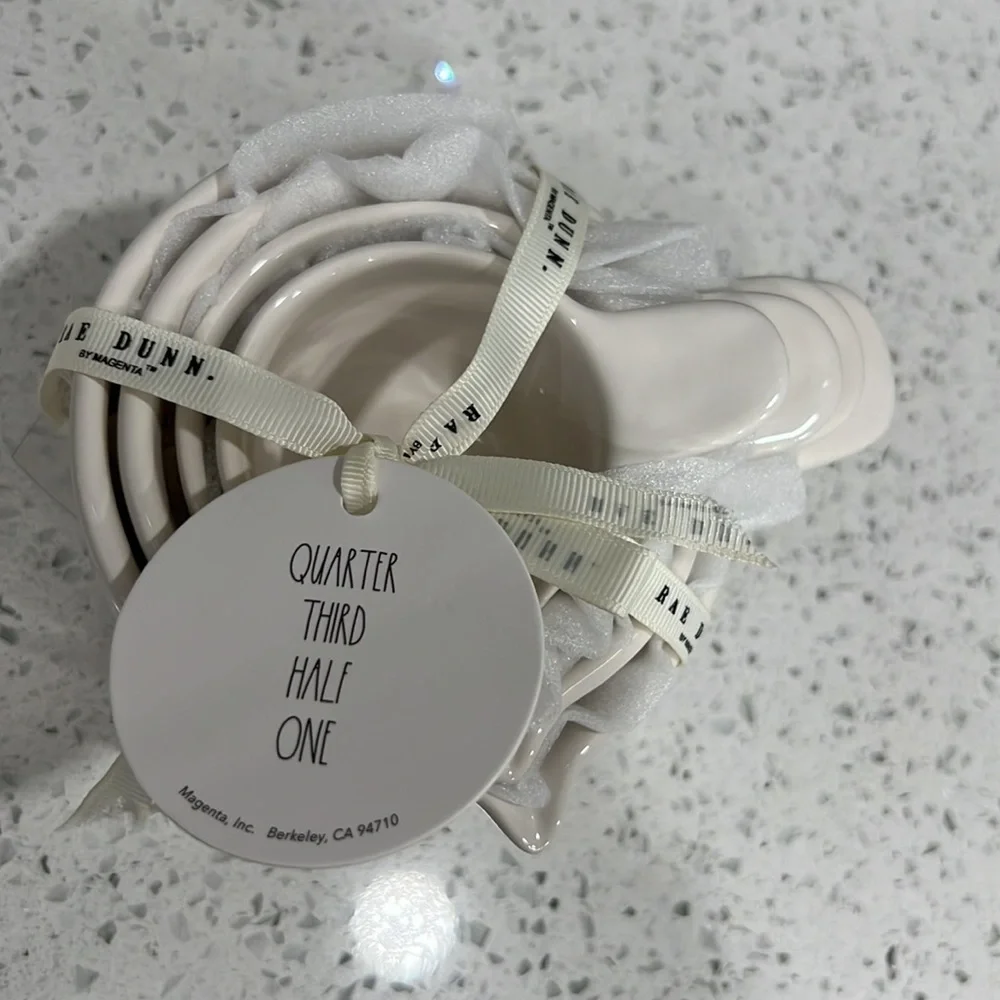 New Rae Dunn Set of 4 Measuring Cups - Picture 4 of 8